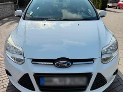 Weiß Gebraucht 2014 Ford Focus Limousine | 5.490 € (Guter Preis)