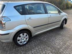 Silber Gebraucht 2004 Toyota Corolla Verso Van / Kleinbus | 3.900 €