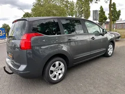 Grau Gebraucht 2011 Peugeot 5008 Business-Line Van / Kleinbus | 6.799 € (Etwas zu teuer)
