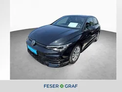 Grenadillschwarz metallic Gebraucht 2024 VW Golf VIII R-line Limousine | 29.740 € (Guter Preis)