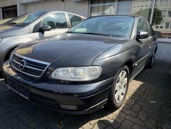 Schwarz Gebraucht 2001 Opel Omega Limousine | 2.799 € (Fairer Preis)