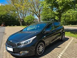 Schwarz Gebraucht 2015 Kia Ceed DREAM-TEAM Edition Limousine | 9.900 € (Fairer Preis)