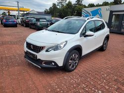 Weiß Gebraucht 2017 Peugeot 2008 Allure SUV | 8.900 € (Fairer Preis)