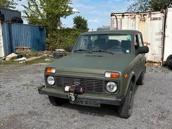 Grün Gebraucht 2013 Lada niva SUV | 3.500 €