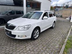 Weiß Gebraucht 2012 Skoda Octavia Family Kombi | 4.399 € (Superpreis)