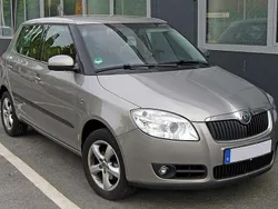 Silber Gebraucht 2010 Skoda Fabia Sport Limousine | 4.600 € (Fairer Preis)