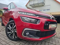 Rot Gebraucht 2017 Citroën C4 Picasso PureTech Van / Kleinbus | 9.990 € (Fairer Preis)