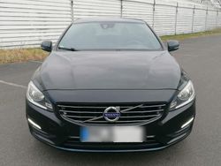 Schwarz Gebraucht 2017 Volvo V60 Momentum Kombi | 9.990 € (Superpreis)