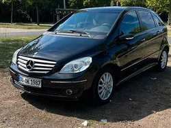Schwarz Gebraucht 2007 Mercedes B180 Van / Kleinbus | 2.990 € (Fairer Preis)