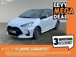 Platinweiss metallic, dach schwarz Gebraucht 2021 Toyota Yaris Style Kleinwagen | 16.998 € (Fairer Preis)