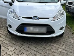 Weiß Gebraucht 2013 Ford Fiesta Kleinwagen | 2.750 €