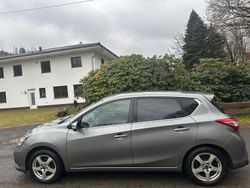 Grau Gebraucht 2017 Nissan Pulsar Tekna Limousine | 8.990 € (Fairer Preis)