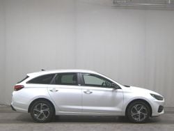 Weiss Gebraucht 2020 Hyundai i30 Intro Edition Kombi | 8.950 € (Guter Preis)