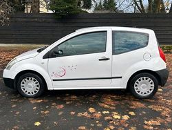 Weiß Gebraucht 2008 Citroën C2 Kleinwagen | 750 €
