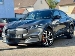 Grau Gebraucht 2021 Ford Mustang Mach-E SUV | 26.690 € (Fairer Preis)