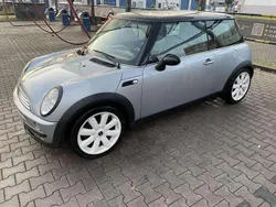 Grau Gebraucht 2003 Mini Cooper Kleinwagen | 1.250 €