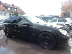 Schwarz Gebraucht 2002 Mercedes C200 Kombi | 499 €