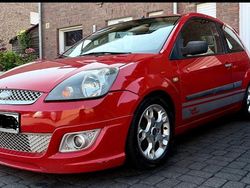 Rot Gebraucht 2006 Ford Fiesta Kleinwagen | 2.000 € (Etwas zu teuer)