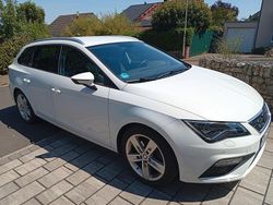 Weiß Gebraucht 2020 Seat Leon FR Limousine | 16.390 € (Fairer Preis)