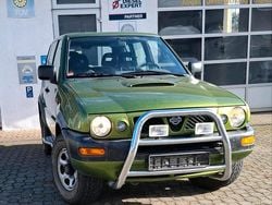 Grün Gebraucht 1999 Nissan Terrano SUV | 2.890 €