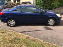 Blau Gebraucht 2007 Opel Astra Cabriolet Cabrio | 1.500 €