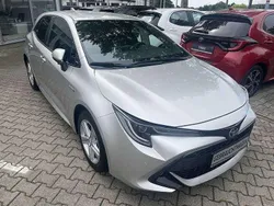 Precious silver Gebraucht 2021 Toyota Corolla Hybrid Team Limousine | 19.990 € (Guter Preis)