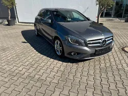 Grau Gebraucht 2015 Mercedes A180 Urban Limousine | 12.299 € (Guter Preis)