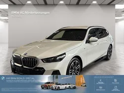 Weiß Gebraucht 2024 BMW 540 Comfort Edition Kombi | 68.895 €