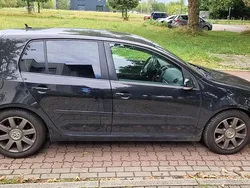 Schwarz Gebraucht 2006 VW Golf V Kleinwagen | 2.500 € (Fairer Preis)