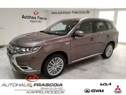 Braun Gebraucht 2020 Mitsubishi Outlander P-HEV Plus SUV | 23.600 € (Fairer Preis)