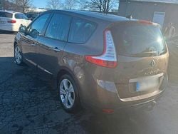 Braun Gebraucht 2009 Renault Scénic Van / Kleinbus | 2.850 €