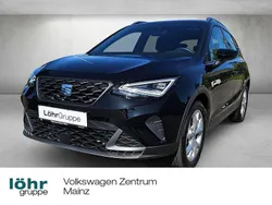 Mitternachtsschwarz Gebraucht 2024 Seat Arona FR SUV | 22.350 € (Fairer Preis)