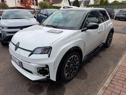 Perlmutt weiß mit black pearl Neu 2025 Renault 5 E-Tech Komfort Kleinwagen | 35.500 € (Etwas zu teuer)