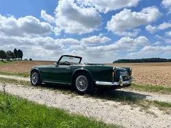 Grün Gebraucht 1967 Triumph TR4 Cabrio | 29.800 €