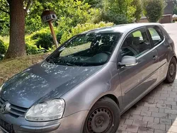 Grau Gebraucht 2006 VW Golf V | 800 € (Superpreis)