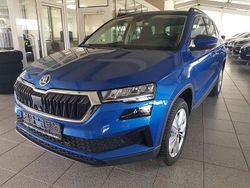 Blau (metallic) Gebraucht 2024 Skoda Karoq Selection SUV | 28.950 € (Guter Preis)