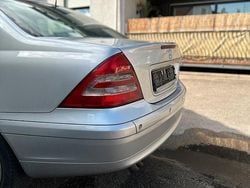 Silber Gebraucht 2001 Mercedes C220 Limousine | 1.200 €