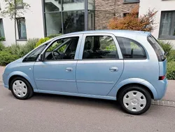 Blau Gebraucht 2005 Opel Meriva Van / Kleinbus | 3.700 € (Etwas zu teuer)