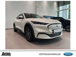 Starwhite platinium metallic Gebraucht 2022 Ford Mustang Mach-E SUV | 44.489 €