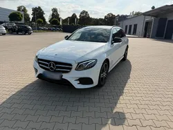 Weiß Gebraucht 2017 Mercedes E250 AMG line Kombi | 29.999 €