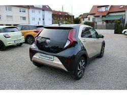 Beige Gebraucht 2023 Toyota Aygo Kleinwagen | 16.999 € (Etwas zu teuer)