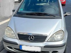 Silber Gebraucht 2003 Mercedes A140 Classic Van / Kleinbus | 1.999 € (Teuer)
