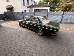 Beige Gebraucht 1984 Mercedes 200 Limousine | 9.499 €