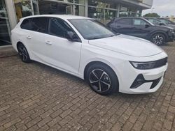 Weiss Gebraucht 2024 Opel Astra Limousine | 23.990 € (Fairer Preis)