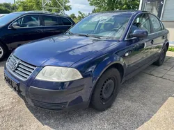 Blau Gebraucht 2002 VW Passat Basis Limousine | 1.150 € (Guter Preis)