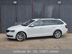 Weiß Gebraucht 2020 Skoda Octavia Style Kombi | 16.480 € (Fairer Preis)
