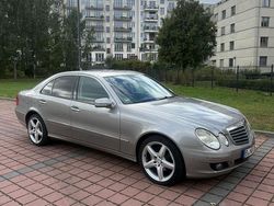 Grau Gebraucht 2006 Mercedes E200 Limousine | 4.200 €