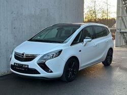 Weiß Gebraucht 2016 Opel Zafira Tourer Innovation Van / Kleinbus | 9.990 € (Guter Preis)