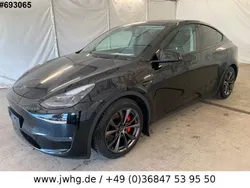 Black metallic Gebraucht 2023 Tesla Model Y Performance SUV | 39.270 € (Guter Preis)
