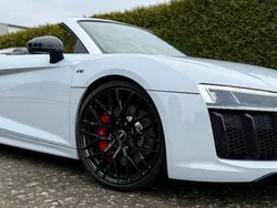 Grau Gebraucht 2017 Audi R8 Spyder Cabrio | 119.999 € (Teuer)